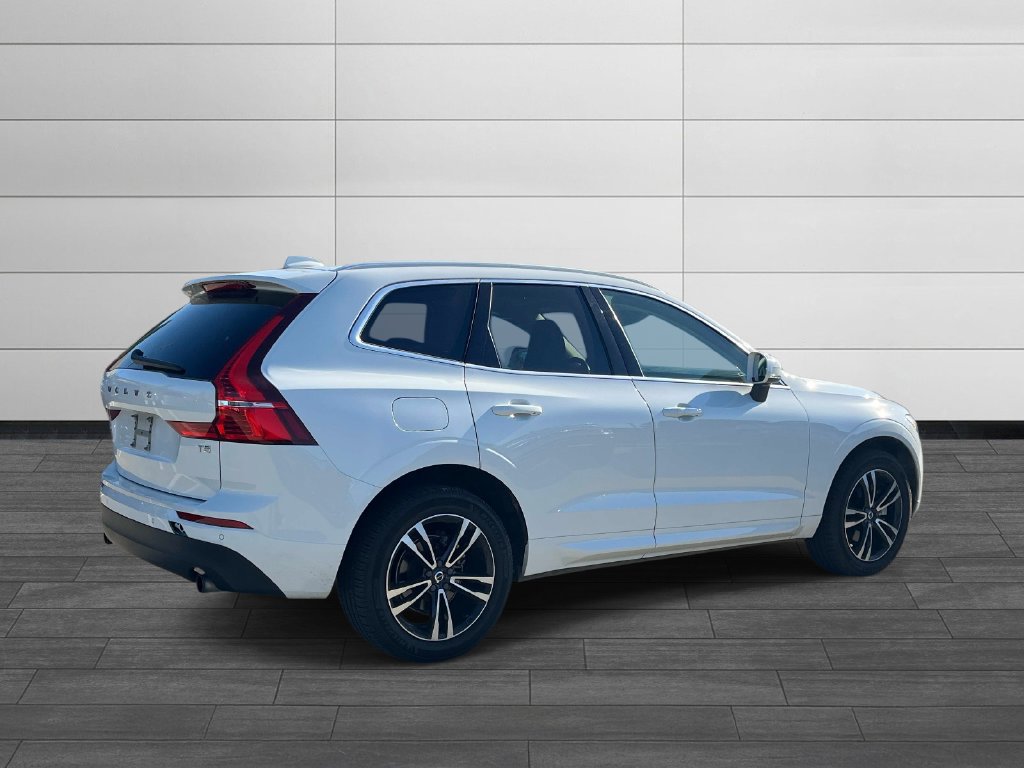 Used 2020 Volvo XC60 T5 Momentum FWD image 4