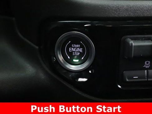 Used 2025 Chevrolet Silverado 1500 LT image 23