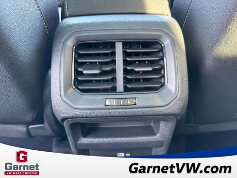 New 2025 Volkswagen Taos SE image 20