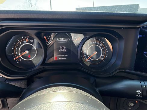 Used 2024 Jeep Gladiator Sport image 28