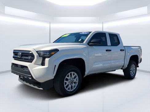 Used 2024 Toyota Tacoma SR image 7