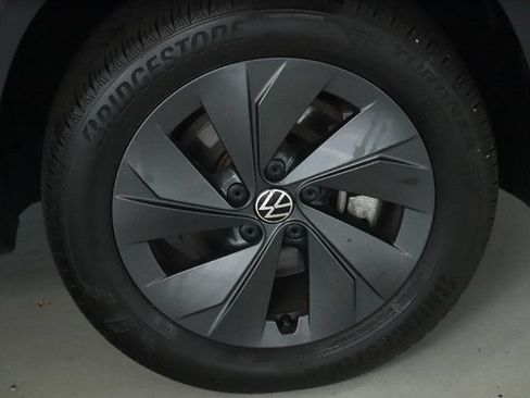 Used 2025 Volkswagen Taos S FWD image 10