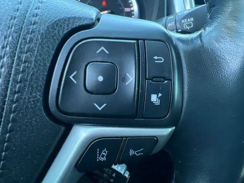 Used 2018 Toyota Highlander Limited Platinum AWD/4WD image 27