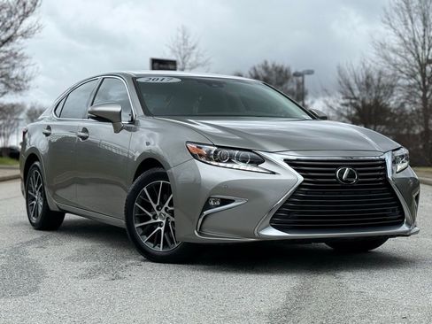 Used 2017 Lexus ES 350 w/ Luxury Package image 2