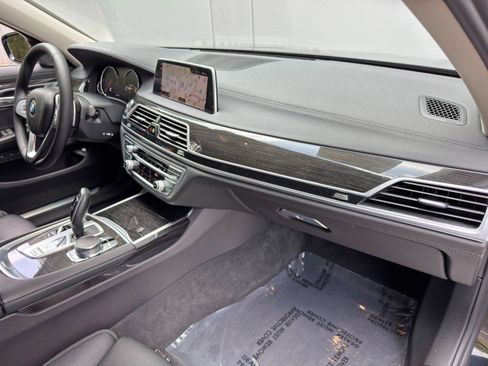 Used 2019 BMW 740i RWD image 14