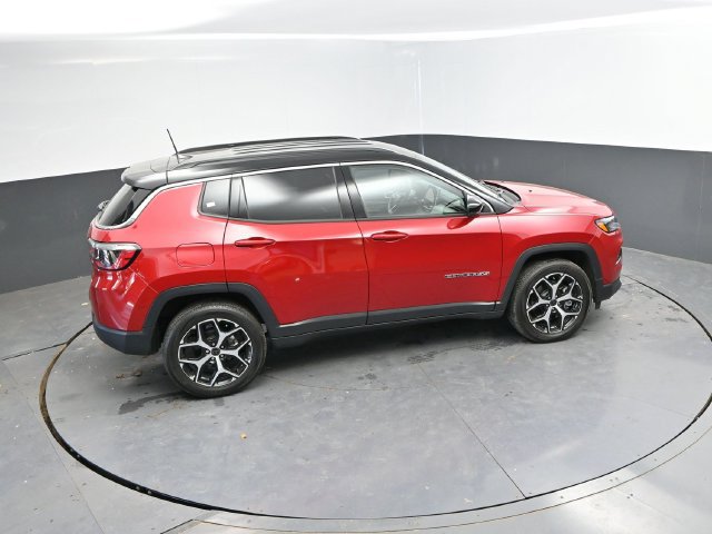 Used 2026 Jeep Compass Limited w/ Mopar All Weather Package AWD/4WD image 34