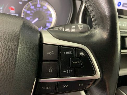 Used 2023 Toyota Highlander LE AWD/4WD image 23