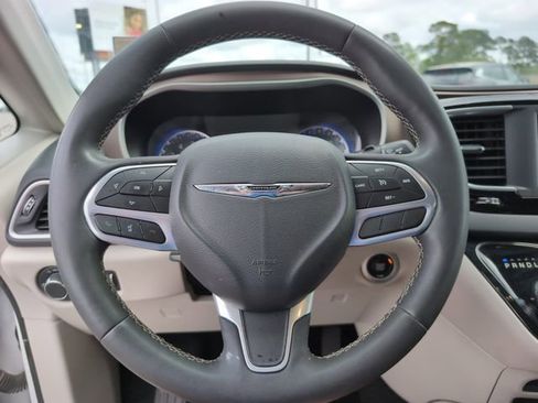 Used 2023 Chrysler Voyager LX FWD image 23