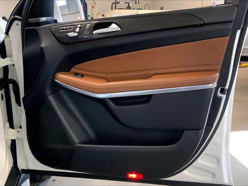 Used 2017 Mercedes-Benz GLS 550 4MATIC image 24