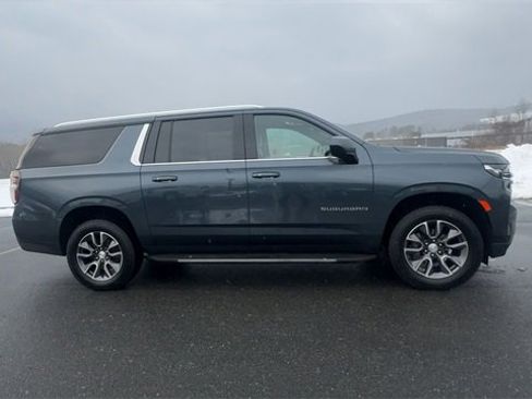 Used 2021 Chevrolet Suburban LT image 9