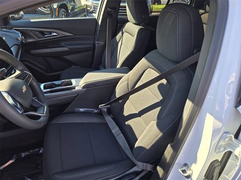 New 2026 Chevrolet Equinox EV LT image 6