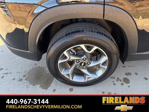 Used 2025 Chevrolet Trax LT w/ LT Convenience Package image 46