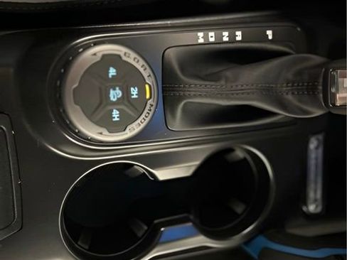 Used 2024 Ford Bronco Black Diamond image 12