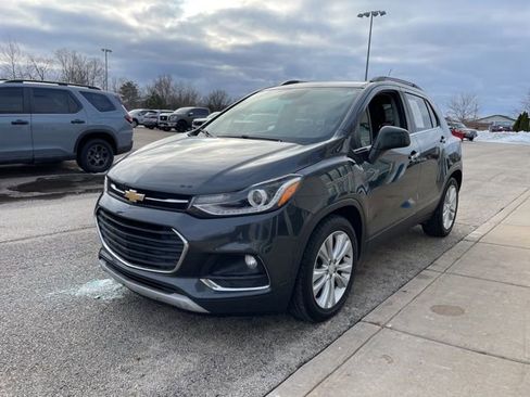 Used 2019 Chevrolet Trax Premier image 2
