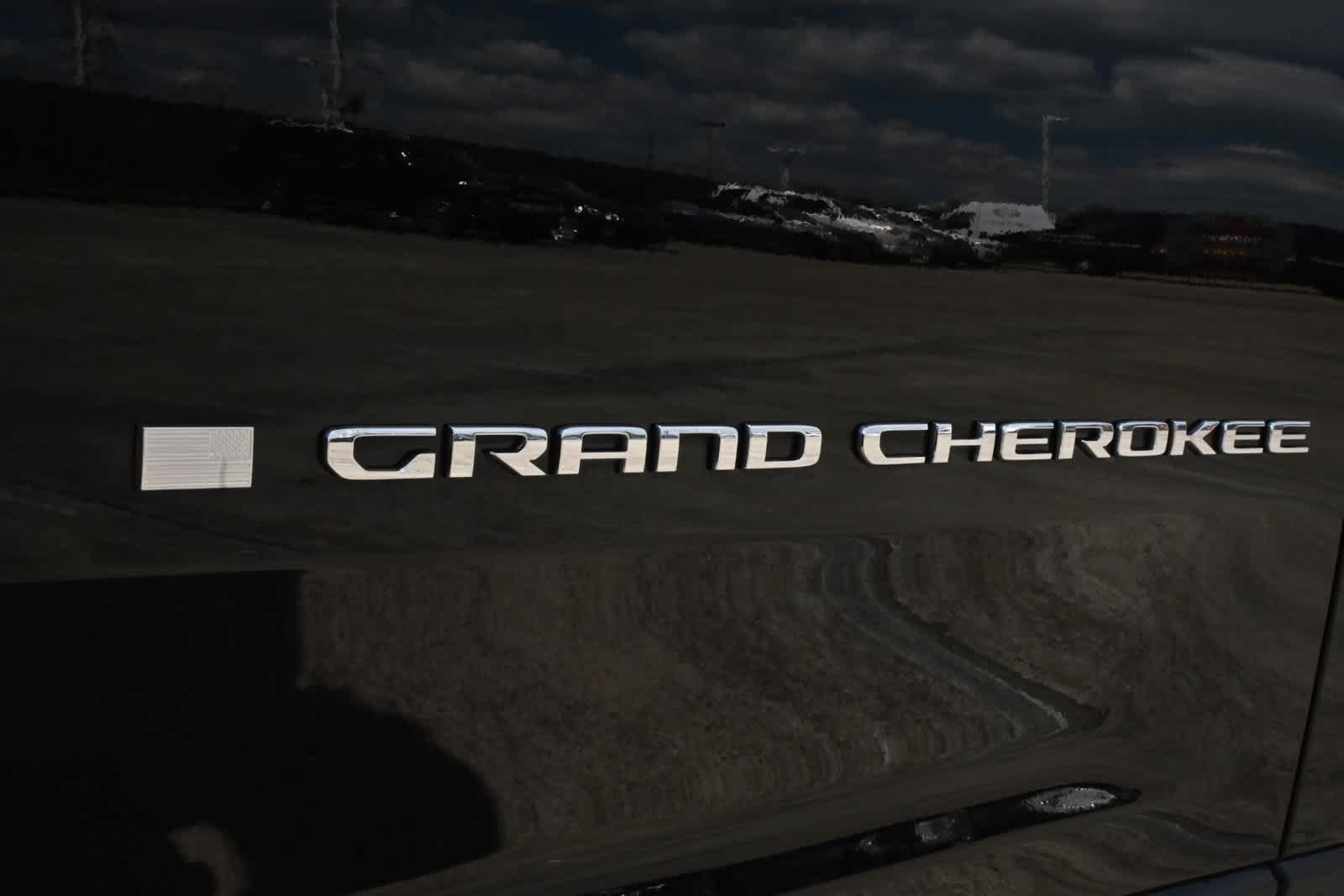 Used 2022 Jeep Grand Cherokee Limited w/ Luxury Tech Group II RWD image 20