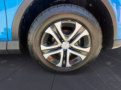 Used 2018 Toyota RAV4 LE image 36