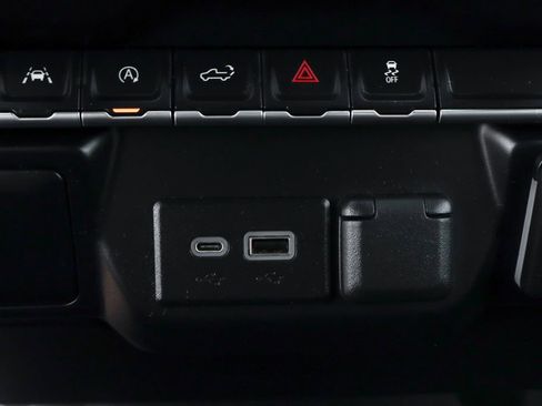 Used 2022 Chevrolet Silverado 1500 Custom AWD/4WD image 30