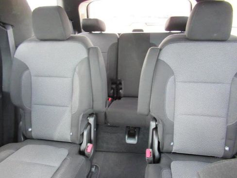 Certified 2023 Chevrolet Traverse LT FWD image 19