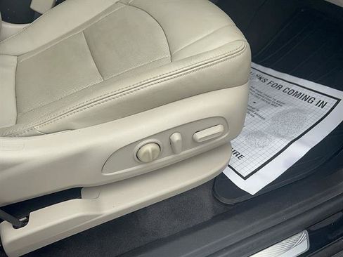 Used 2019 Buick Enclave Premium AWD/4WD image 13