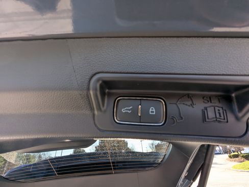 Used 2025 Ford Explorer ST-Line w/ Premium Package image 17