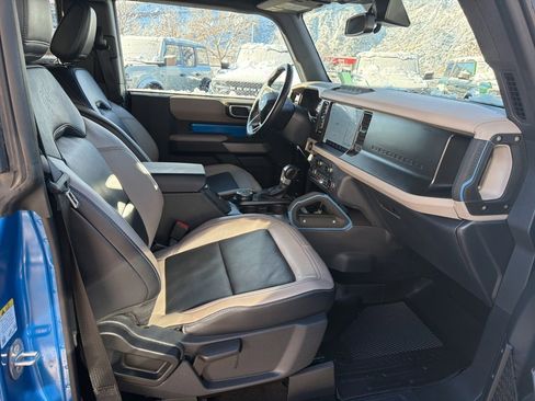 Certified 2022 Ford Bronco Wildtrak image 11