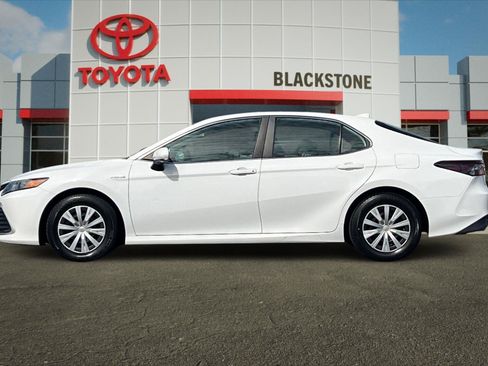 Certified 2021 Toyota Camry LE FWD image 6