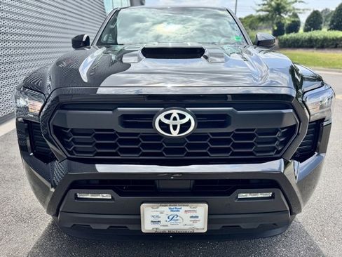 Used 2024 Toyota Tacoma TRD Sport image 7