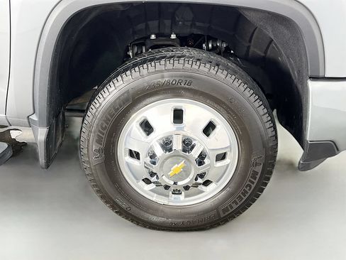 Used 2025 Chevrolet Silverado 3500 High Country w/ High Country Premium Package AWD/4WD image 39