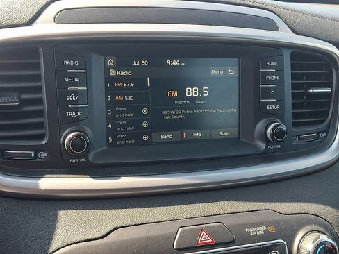 Used 2019 Kia Sorento AWD V6 image 16