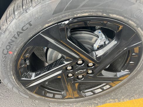 New 2026 Chevrolet Equinox EV RS image 2