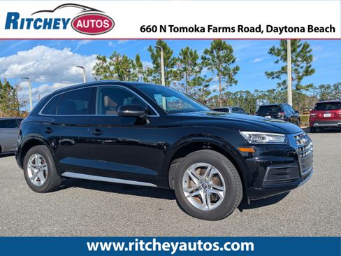 Used 2019 Audi Q5 Premium w/ Convenience Package image 1