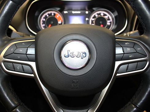 Certified 2020 Jeep Cherokee High Altitude AWD/4WD image 13