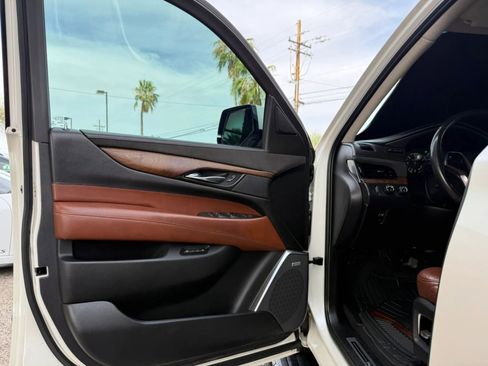 Used 2015 Cadillac Escalade ESV Premium AWD/4WD image 39