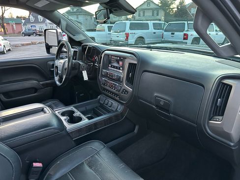 Used 2015 GMC Sierra 2500 Denali w/ Duramax Plus Package image 39
