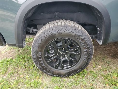 Used 2025 Chevrolet Silverado 1500 ZR2 w/ Technology Package image 7