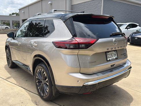 Used 2025 Nissan Rogue Platinum AWD/4WD image 5