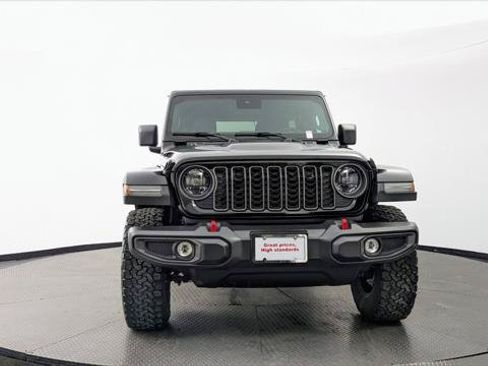 Used 2025 Jeep Wrangler Unlimited Rubicon AWD/4WD image 12