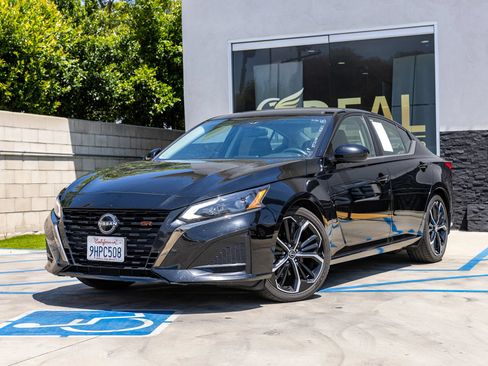 Used 2024 Nissan Altima 2.5 SR FWD image 5