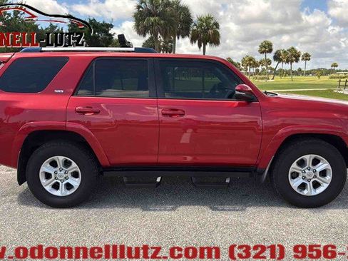 Used 2021 Toyota 4Runner SR5 Premium w/ Moonroof Package RWD image 6