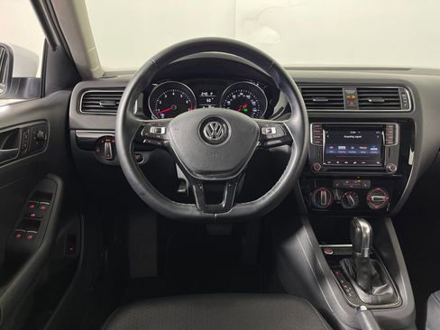 Used 2016 Volkswagen Jetta SEL FWD image 15