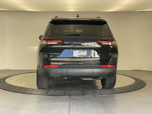 Used 2023 Jeep Grand Cherokee L Laredo AWD/4WD image 4