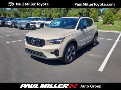 Used 2025 Volvo XC40 B5 Plus w/ Climate Package