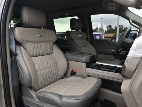 Used 2026 Ford F450 Platinum w/ Platinum Plus Package AWD/4WD image 36