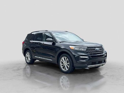 Certified 2023 Ford Explorer XLT w/ Equipment Group 202A AWD/4WD image 8