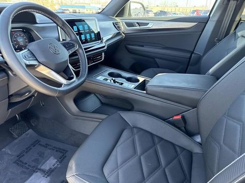 Used 2025 Volkswagen Atlas Cross Sport SE image 12