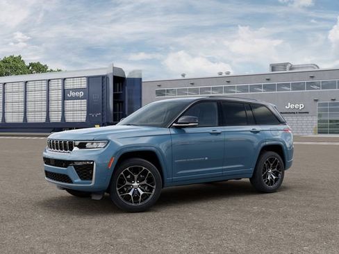 New 2026 Jeep Grand Cherokee Summit image 2