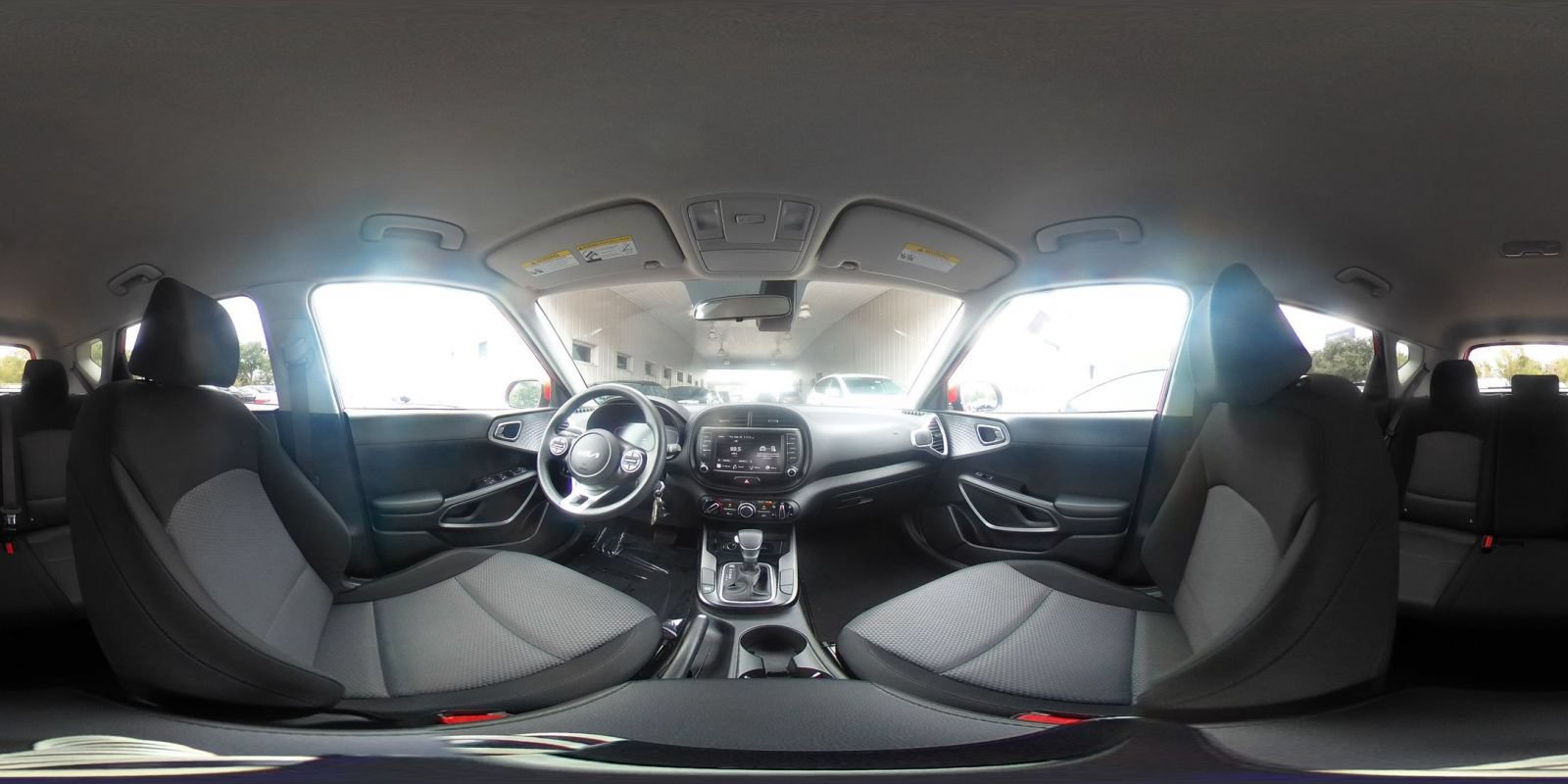 Used 2025 Kia Soul LX w/ LX Technology Package FWD image 39
