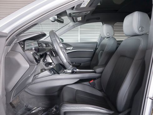 Used 2023 Audi e-tron Premium w/ Convenience Plus Package AWD/4WD image 8