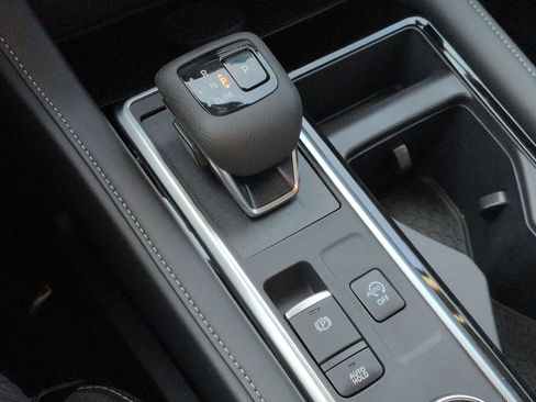 New 2026 Nissan Pathfinder SL w/ SL Premium Package image 18