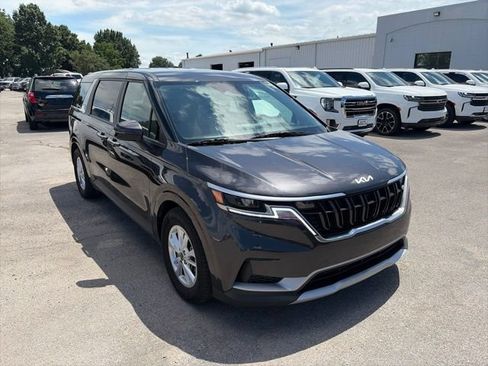 Used 2024 Kia Carnival LX FWD image 8